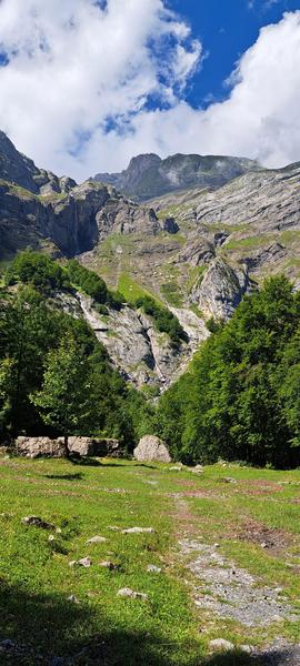 Pierre Fendue depuis le Cochenet - sentier pédestre_Cordon
