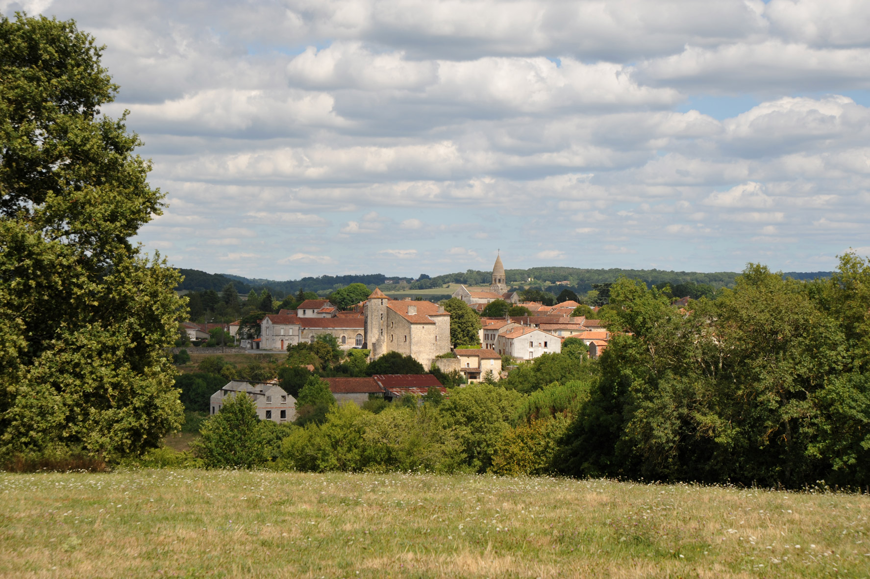 Office de Tourisme La Rochefoucauld Porte du Périgord - Bureau de Montbron