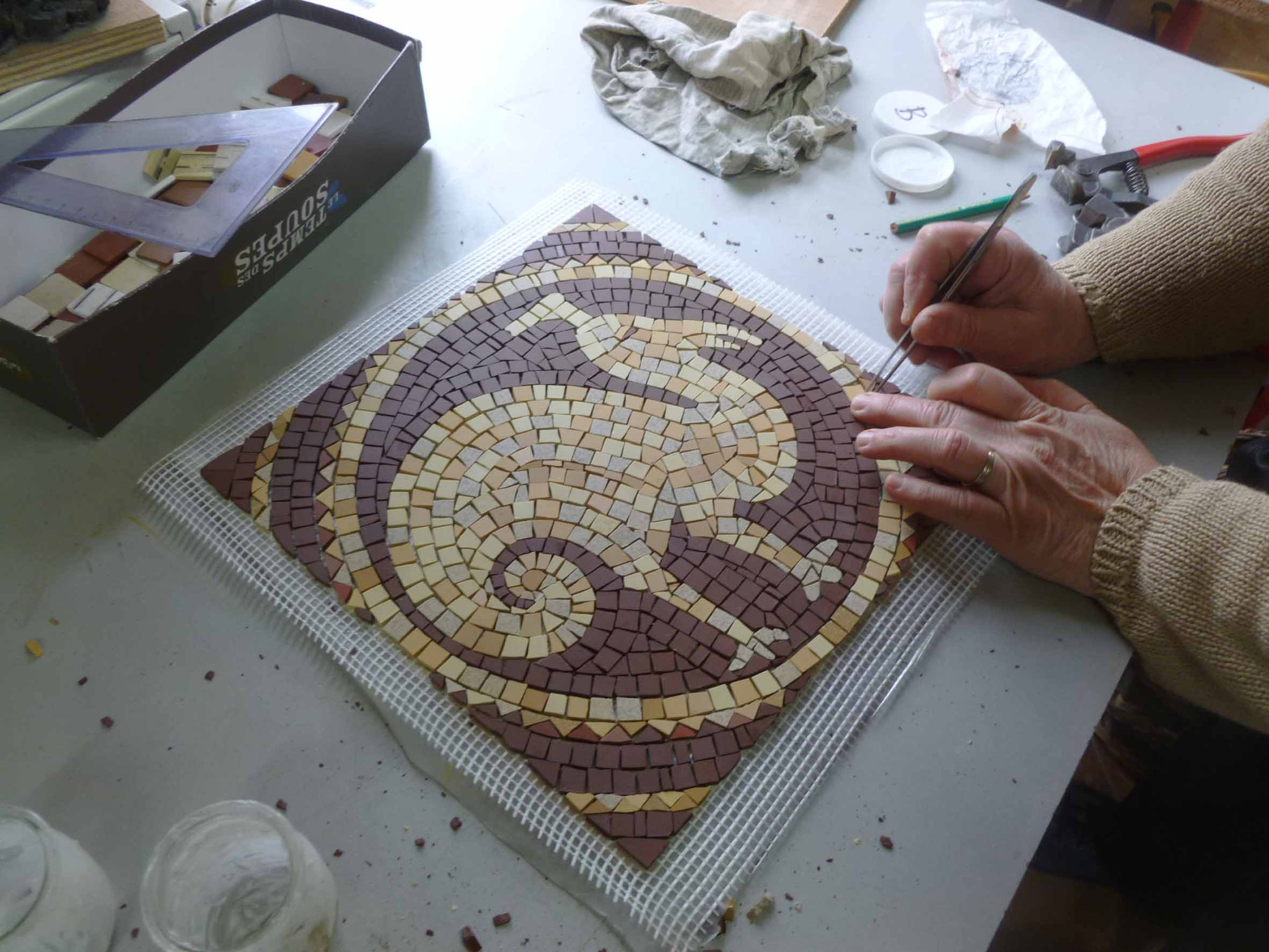 Stage : mosaïque antique (20h) COMPLET