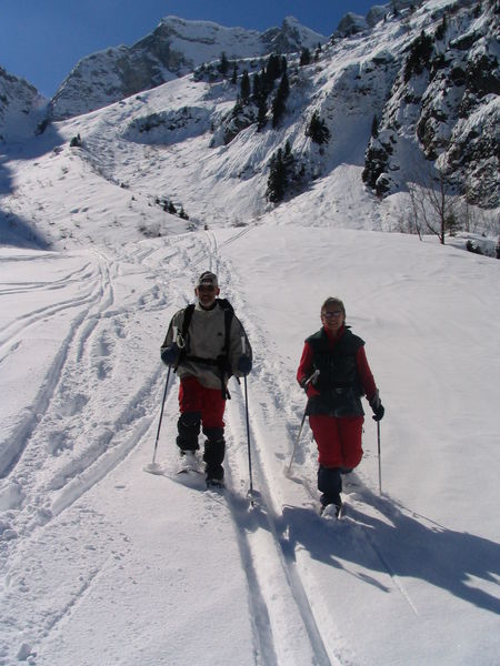 Guided snowshoes hiking all levels