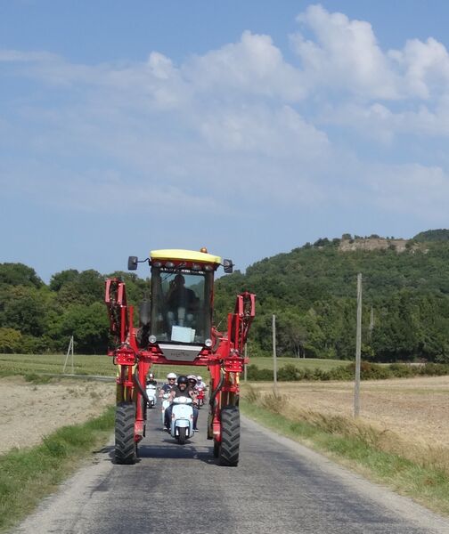scoot nomad vacances en famille  en scooter drome provençale