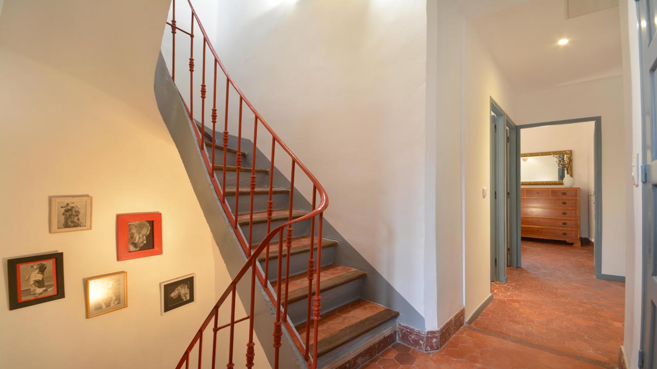 L'Escalier Rouge, Arles - photo 14