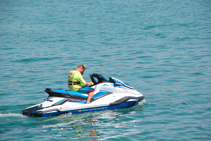 Baptême de jet ski avec New gliss center | Office de tourisme de Saint-Cyr-sur-Mer Baptême de jet ski avec New gliss center