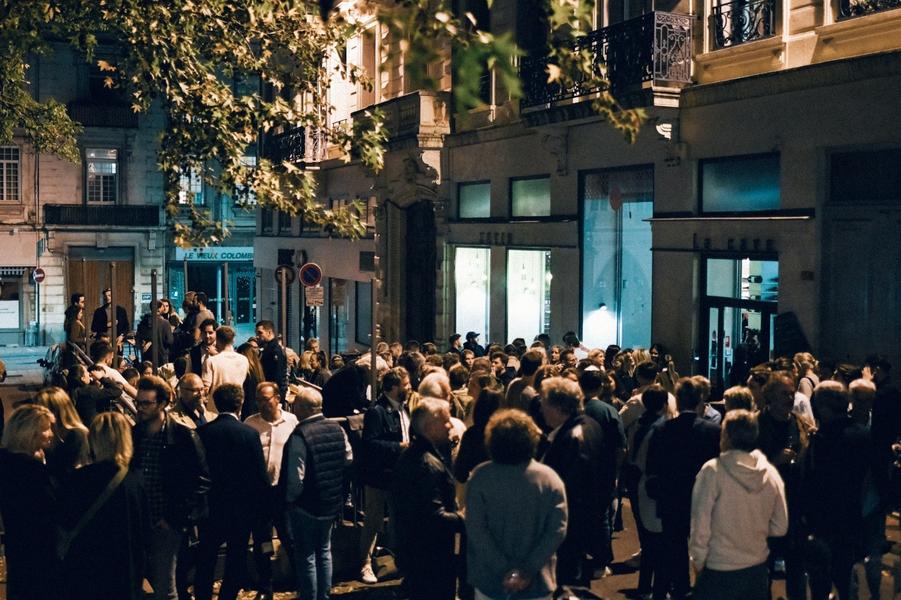 Cave Jovin  - Extérieur place Jovin