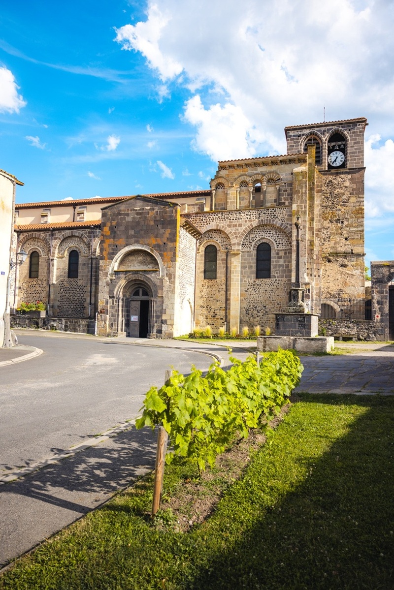 Journée départementales de l'archéologie : l'abbatiale saint-pierre de Mozac