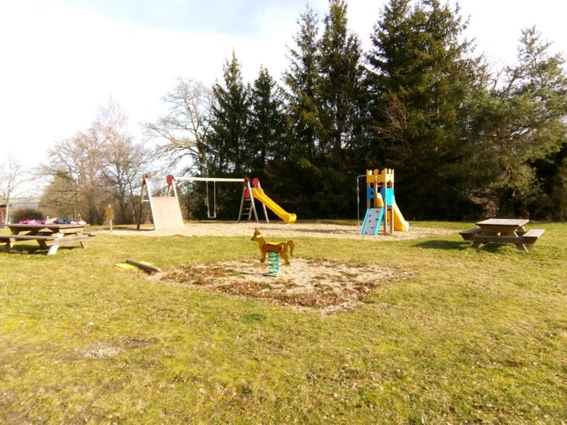 Aire de jeux - Charensat