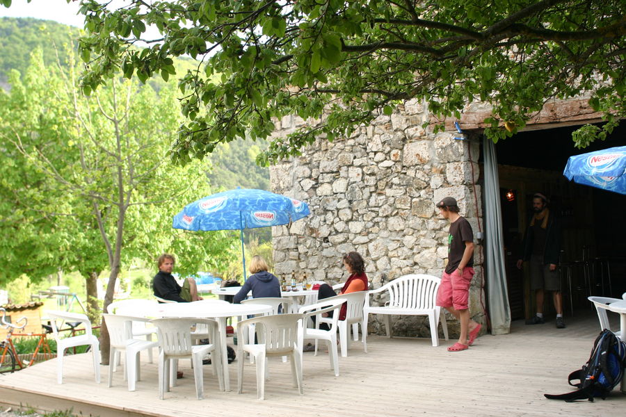Camping les Catoyes - © Camping les Catoyes Snack - © Camping les Catoyes