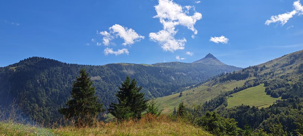 Pierre Fendue depuis le Cochenet - sentier pédestre_Cordon