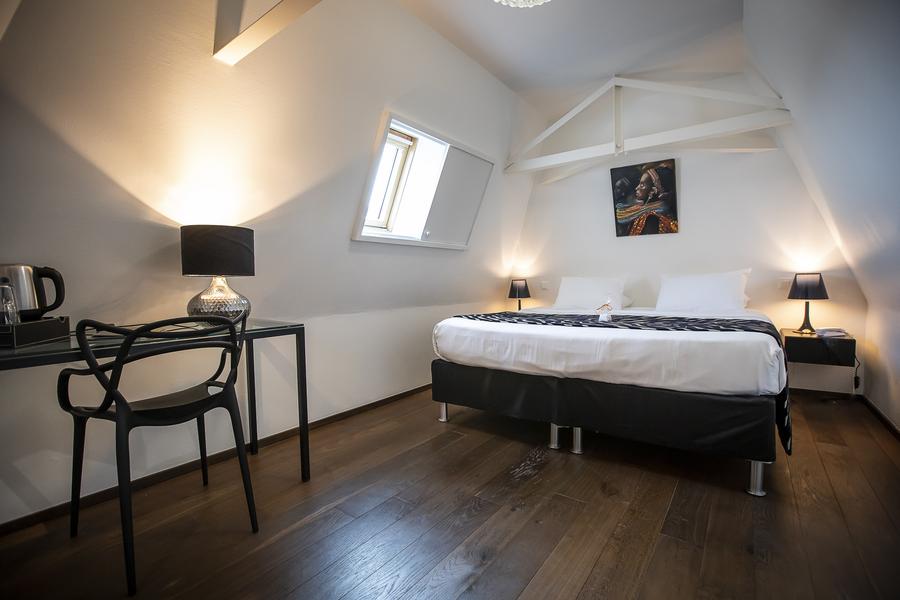 Chambre double sous le toit