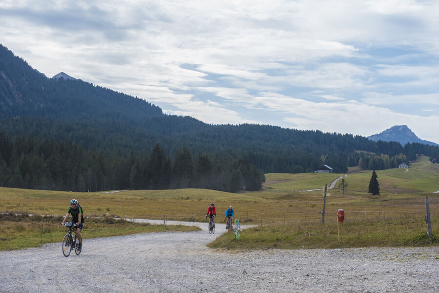 Plateau Glières cyclistes 191017-01-© Dep74 - L. Guette