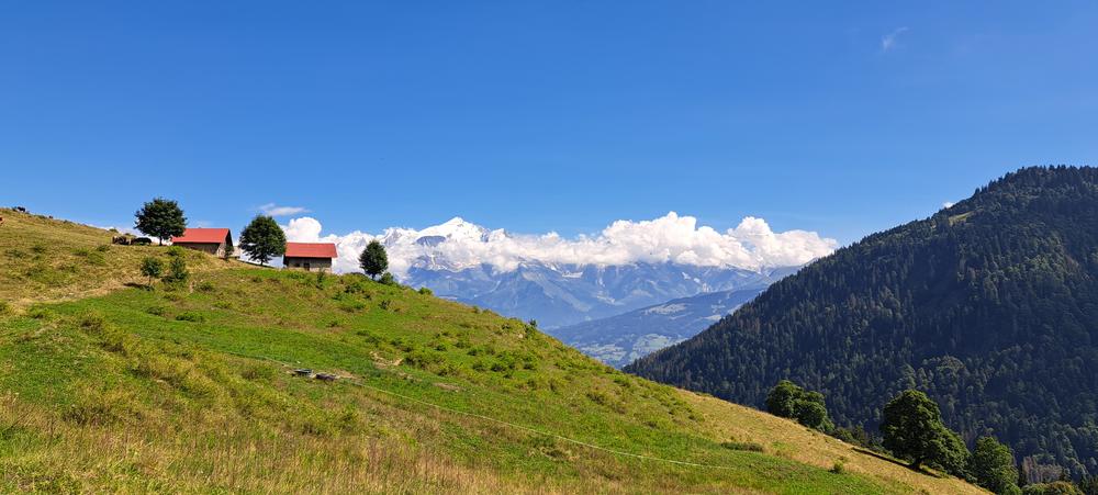 Pierre Fendue depuis le Cochenet - sentier pédestre_Cordon