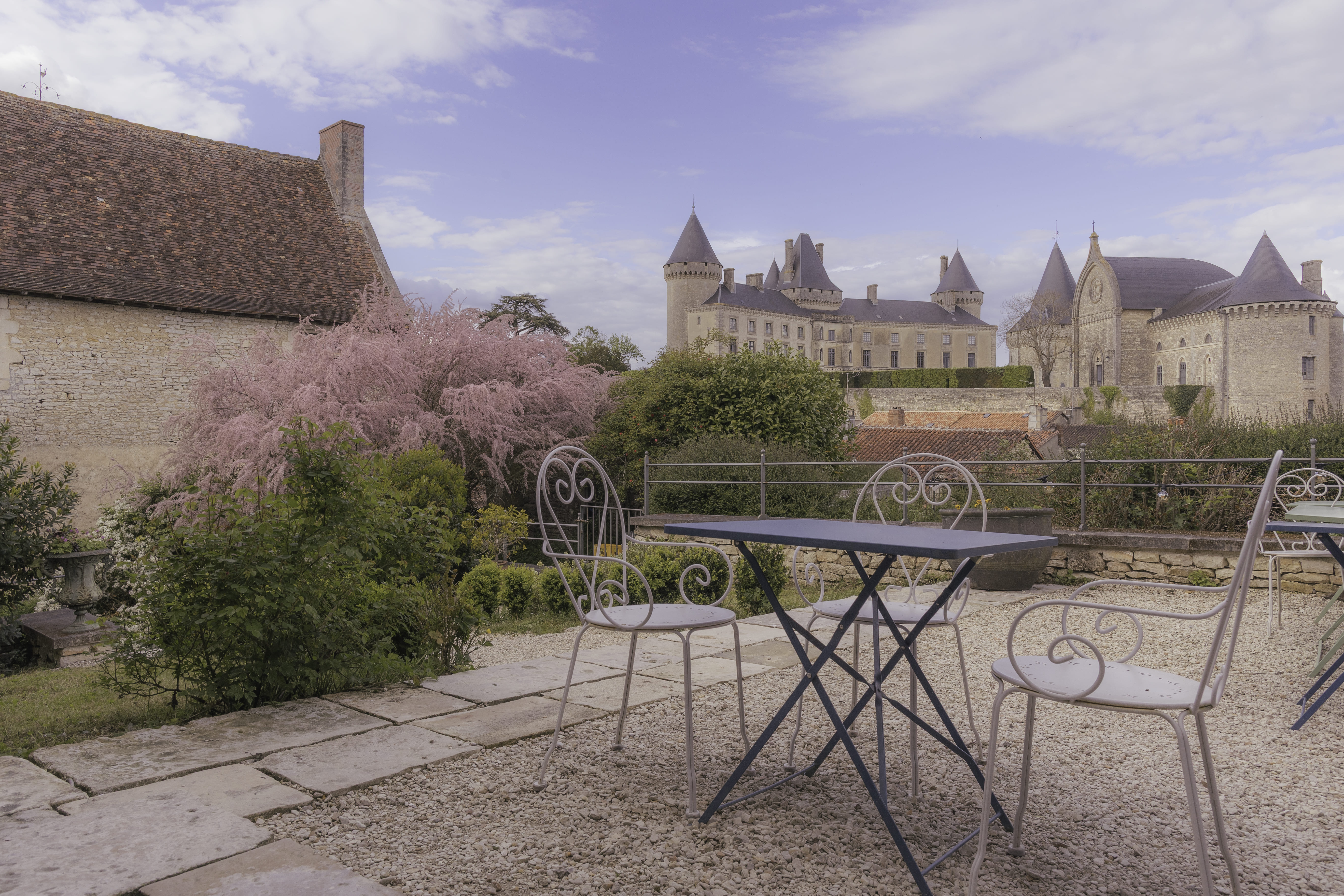 Venez découvrir la douce musique de la Charente qui longe ce beau village de  Verteuil sur Charente_Verteuil-sur-Charente