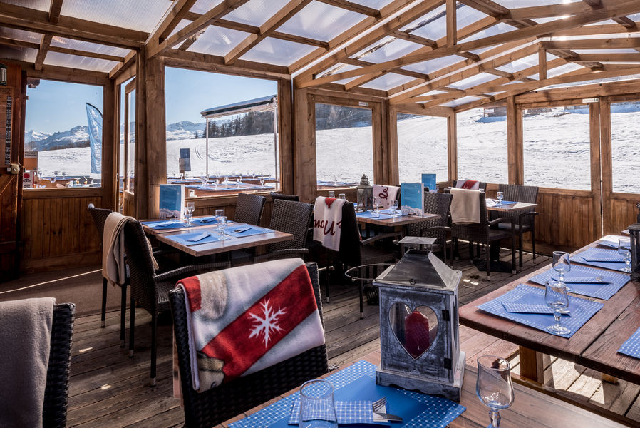 Véranda avec vue sur les pistes