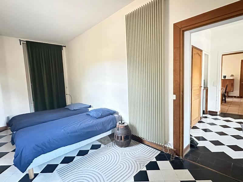 Chambre RDC avec 2 lits simples Chambre RDC avec 2 lits simples