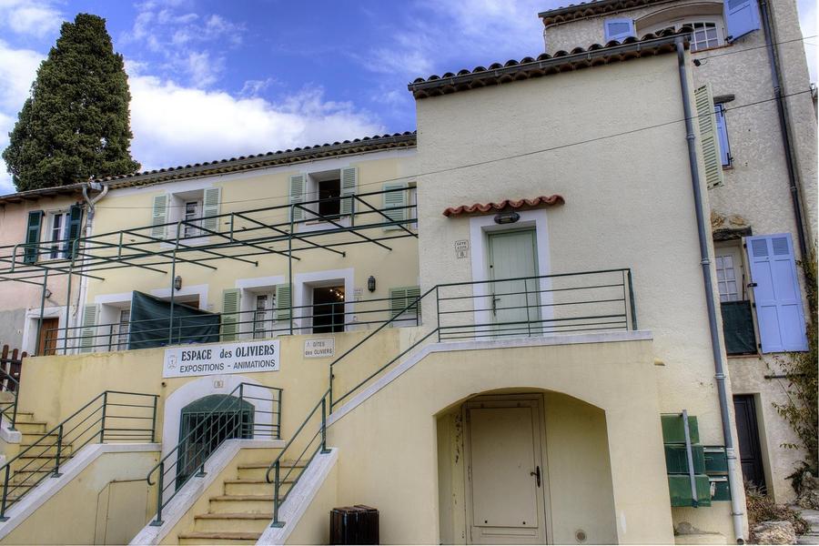 Gîte N°2 Espace des Oliviers-Le bâtiment-Castagniers-Gîtes de France des Alpes-Maritimes