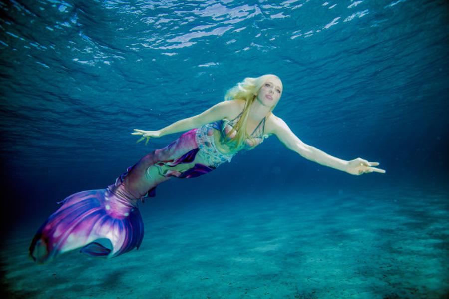 Show aquatique avec Freya la sirène