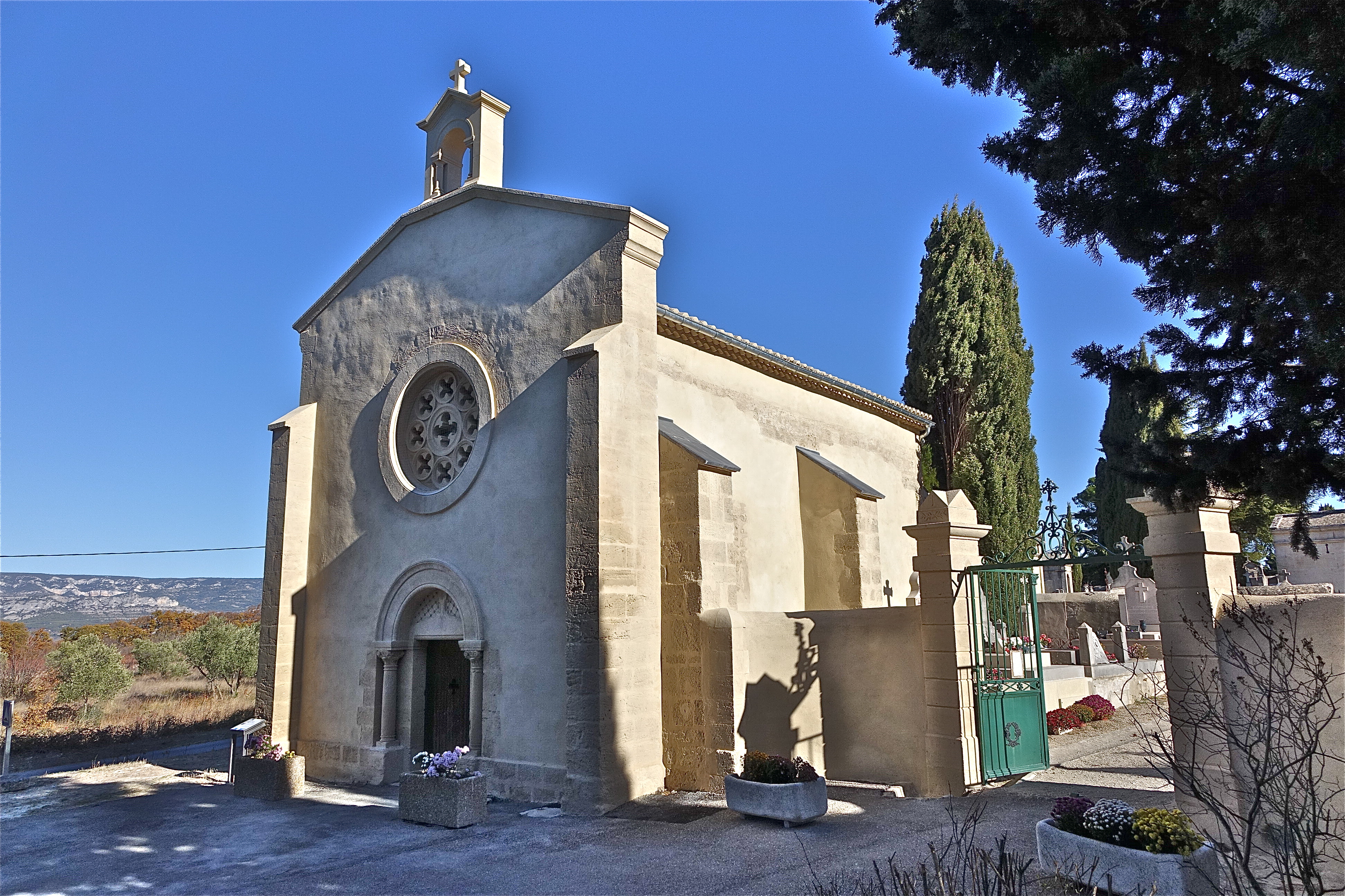 Chapelle Saint-Pierre-es-Liens  France Provence-Alpes-Côte d'Azur Bouches-du-Rhône Alleins 13980