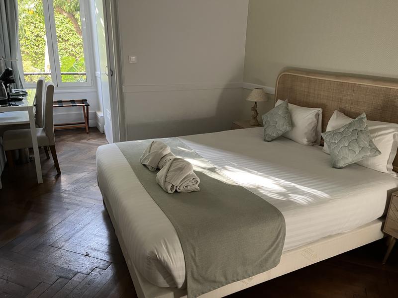 chambre double supérieure avec vue jardin