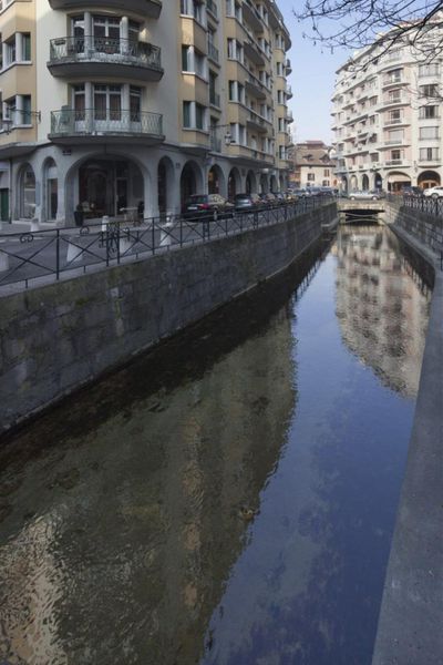 Le canal Saint-Dominique dans le quartier du lac