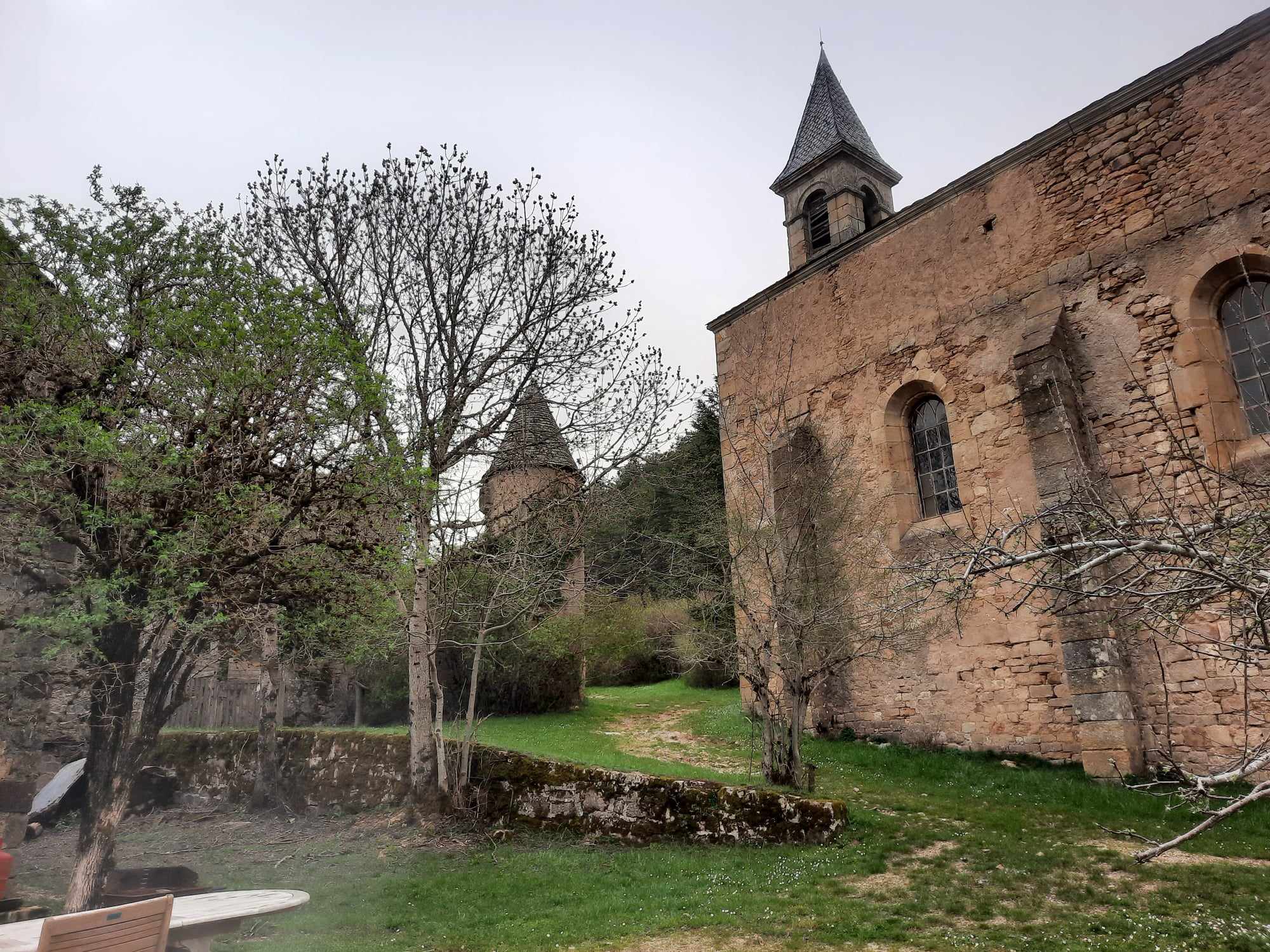 St Sauveur des Pourcils