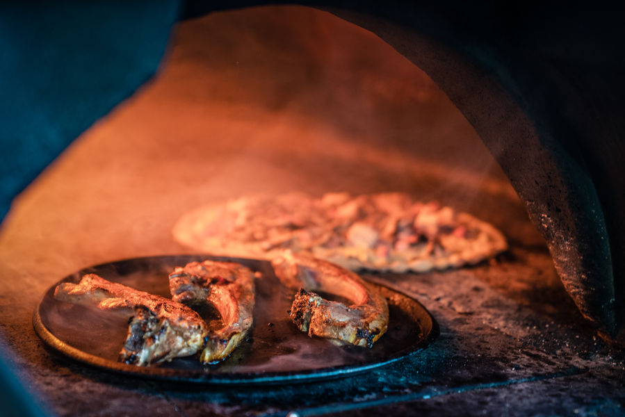 Les côtes d'agneau au feu de bois
