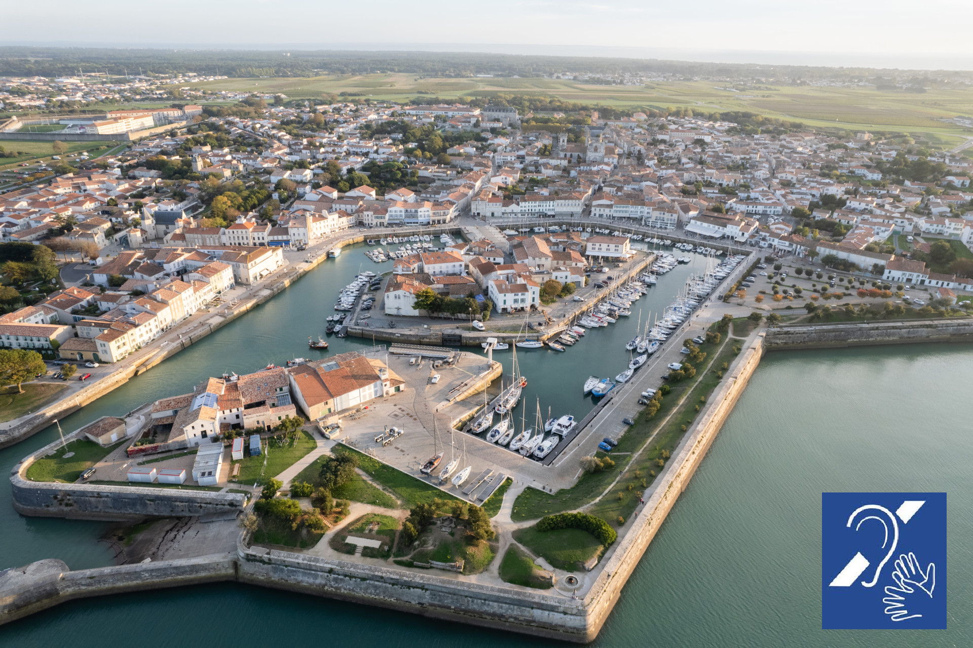Visite guidée de Saint-Martin en LSF : Au fil de l'Histoire
