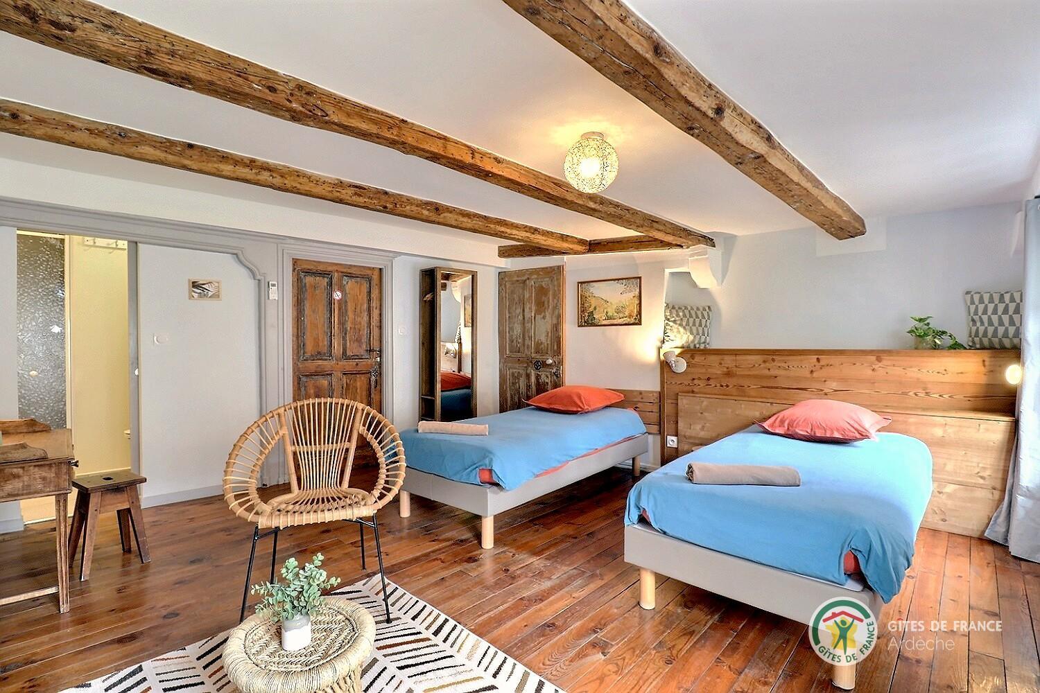 Chambre Pauline avec deux lits 90