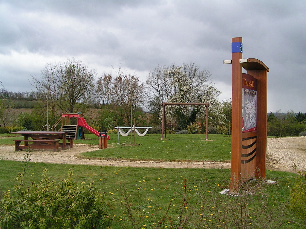 Aire de pique-nique et de jeux