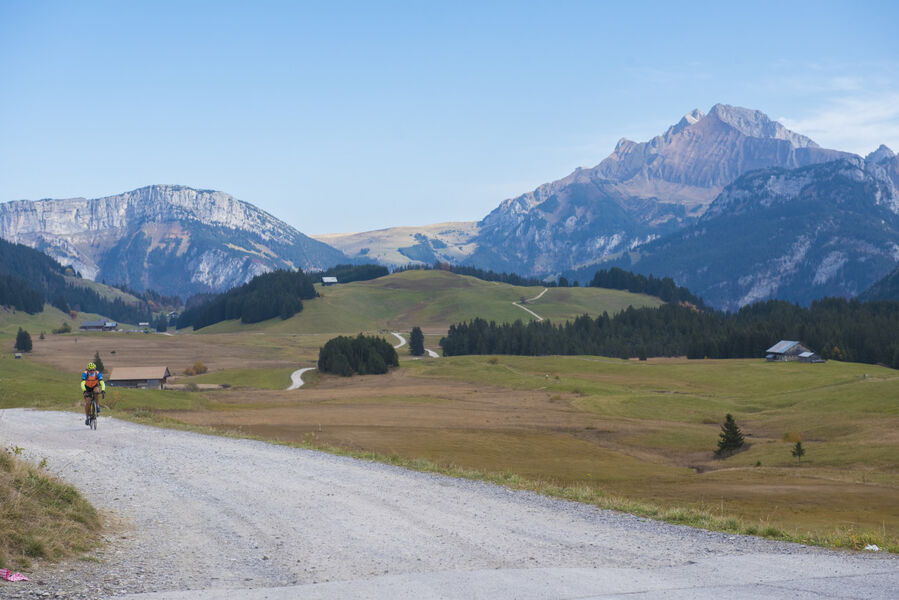 Plateau Glières cyclistes 191017-08-Laurent Guette