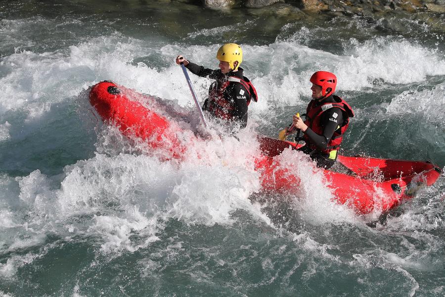 Canot-raft dans les rapides d'Aime