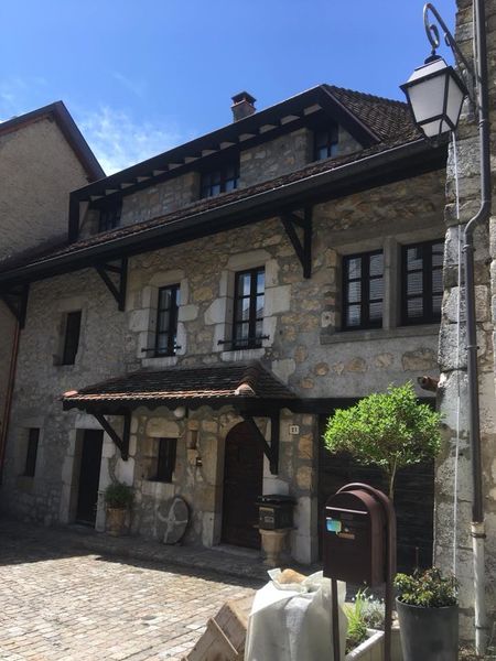 Vieux bourg de Crusielles