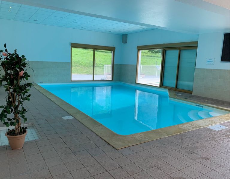 Balcon du golf piscine intérieur Birdie Giez