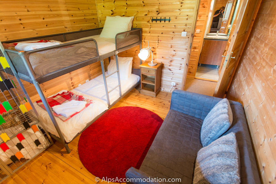 Alps Accommodation - Chalet Booboo
