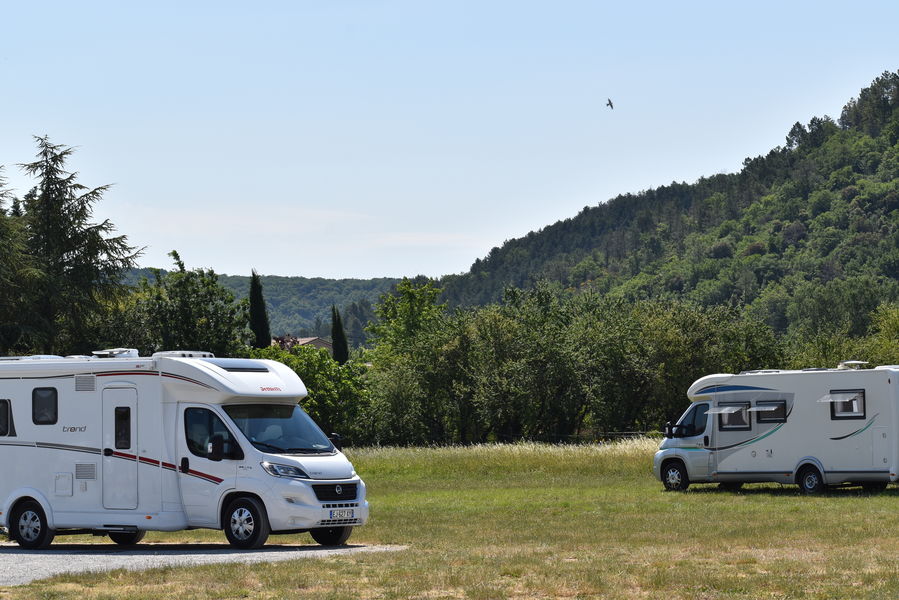 Aire de service/accueil camping-car communale