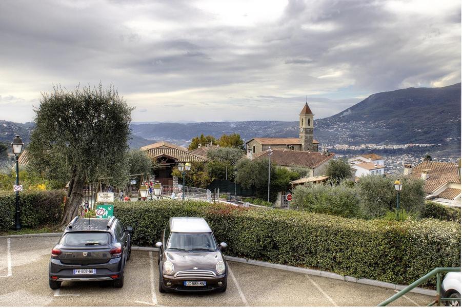 Gîte N°2 Espace des Oliviers-Parking-Castagniers-Gîtes de France des Alpes-Maritimes