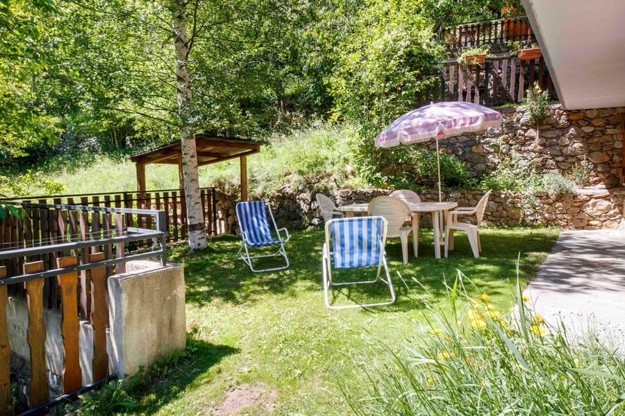 Gîte Les Cerisiers-Mobiliers de jardin-Saint-Étienne-de-Tinée-Gîtes de France des Alpes-Maritimes