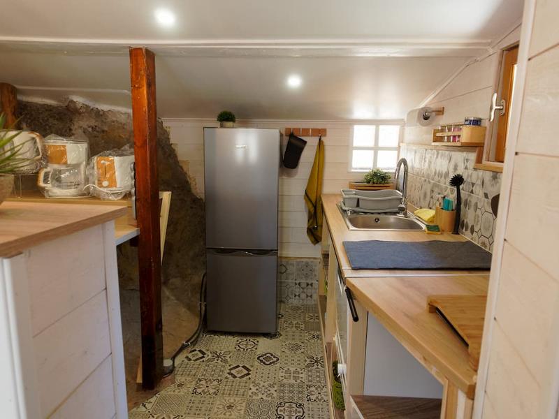 La cuisine et son rocher