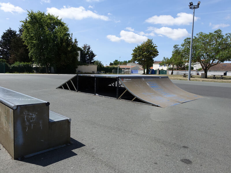 Vue des rampes de skate
