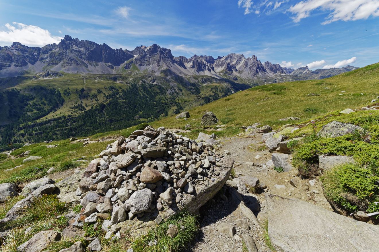 La boucle du Chemin de Ronde, Lac Laramon et Cascade de Fontcouverte ...