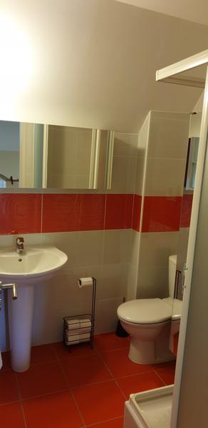 salle d'eau  - Chambre d'Hôtes Les Nichoirs Pusignieu à Creys Mépieu - Balcons du Dauphiné