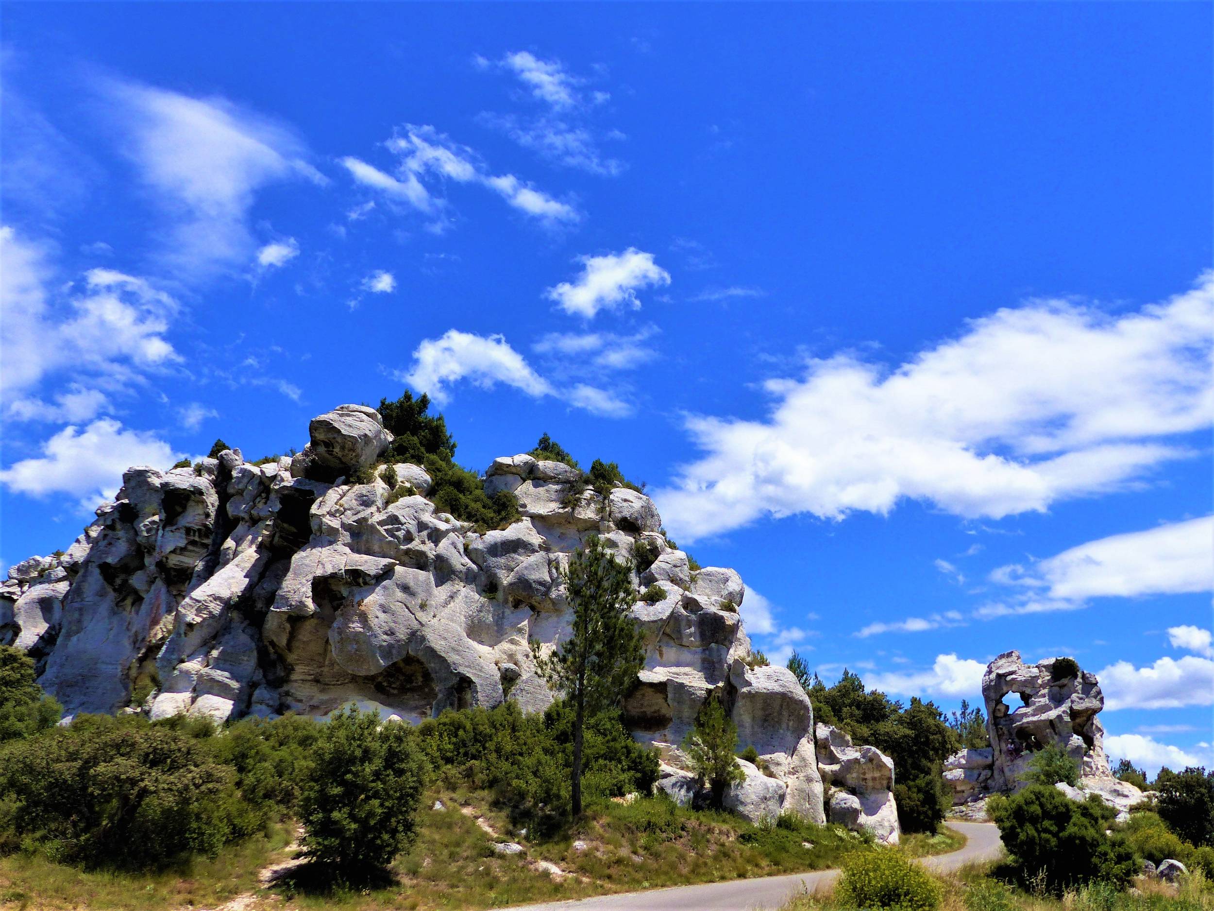 SAINT-RÉMY-DE-PROVENCE - De Saint-Rémy aux Baux — photo 3