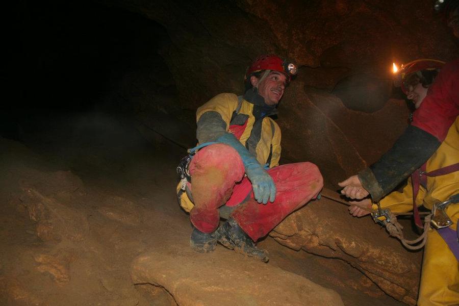 découvrez le monde souterrain avec un professionnel de la spéléologie : Vercors plein Air