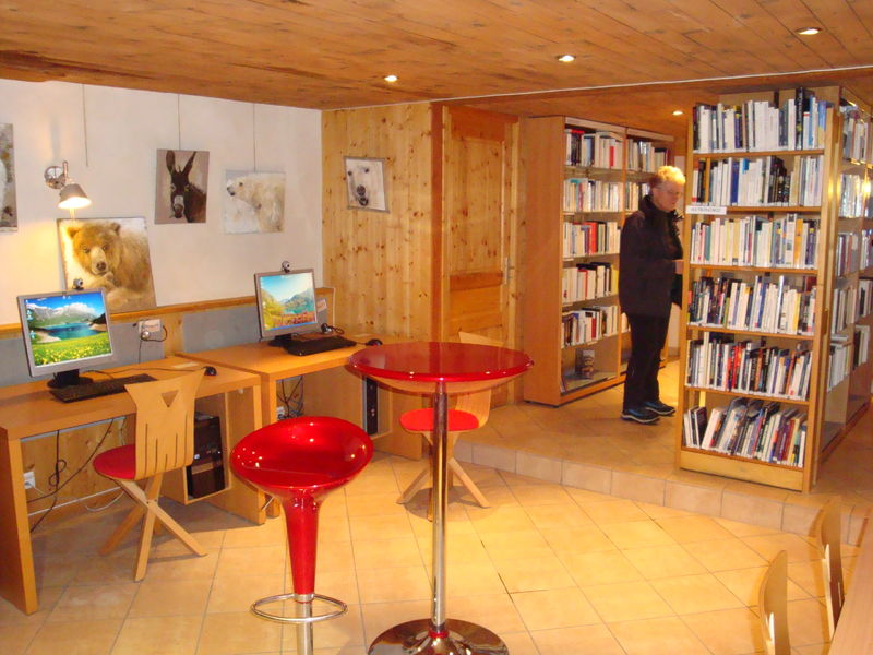 Image val-cenis-multimedia-bibliotheque-services-1
