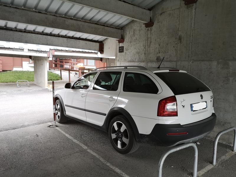 Place parking couvert