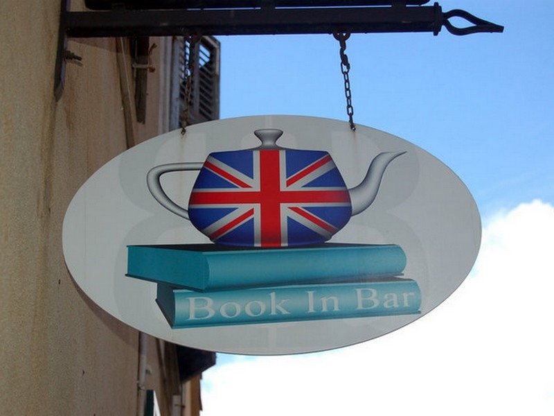 Book in Bar - photo 5