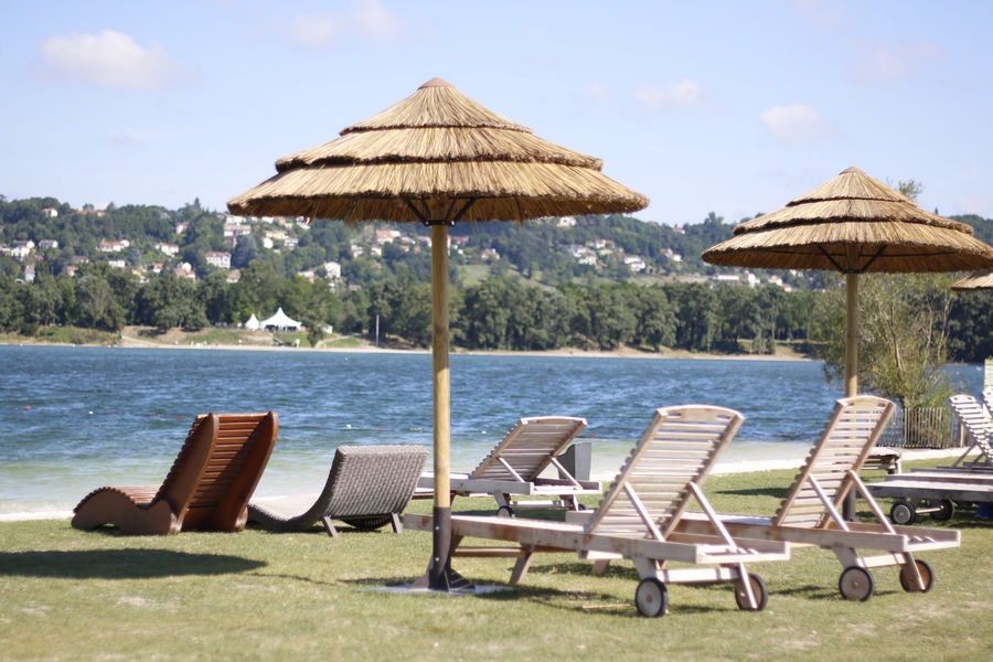 Transats et parasols coco de L'atol'