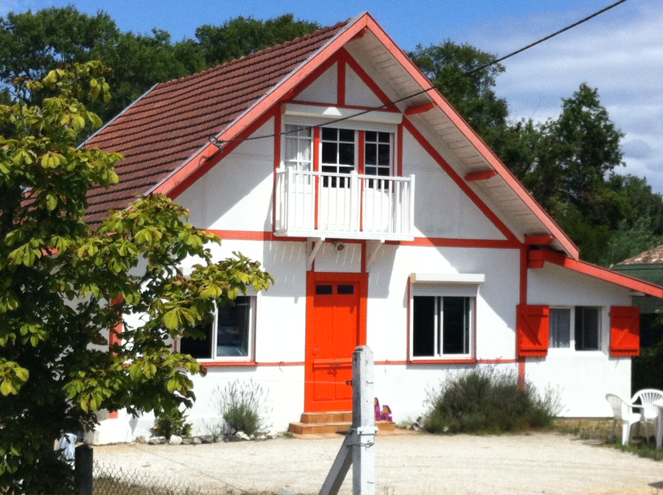 Mme CAZENEUVE BAKIA Andrée