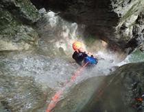 toboggan canyoning homme seul