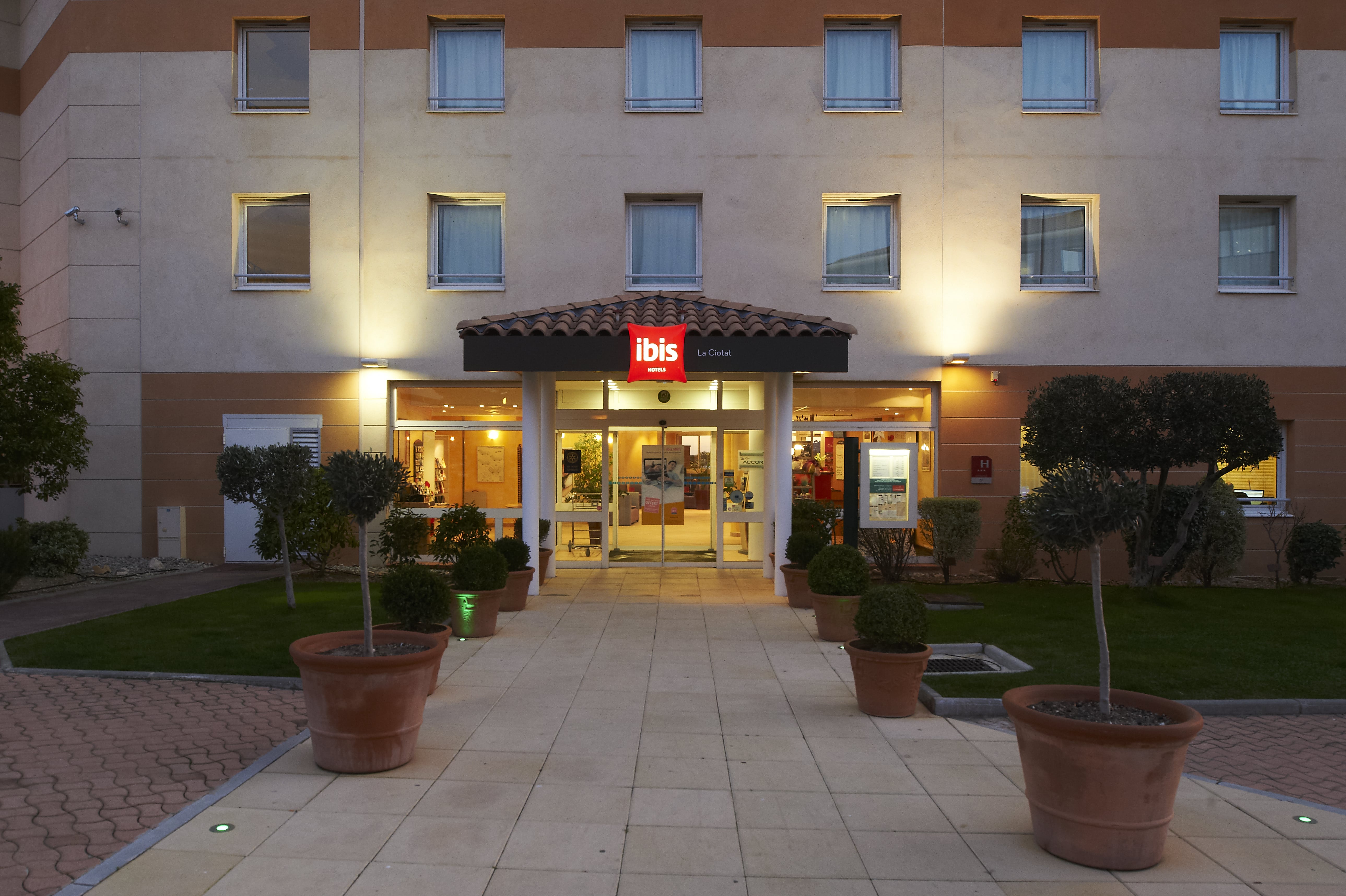 Ibis La Ciotat - photo 2