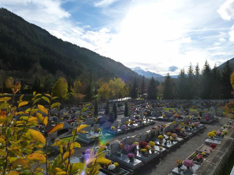 Cimetière du Grand-Bornand à la Toussaint
